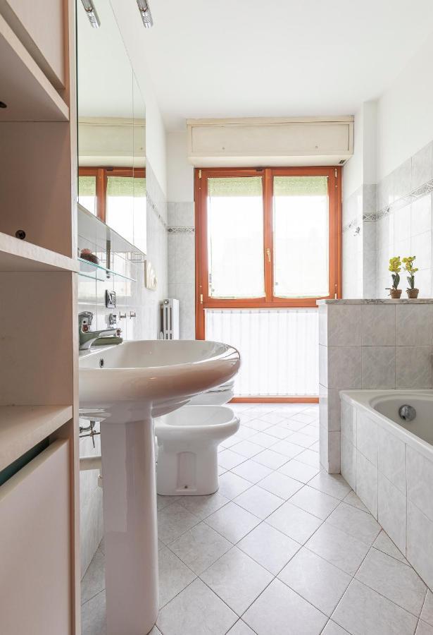 Casty Sweet Home - Parcheggio Privato Gratuito Мілан Екстер'єр фото