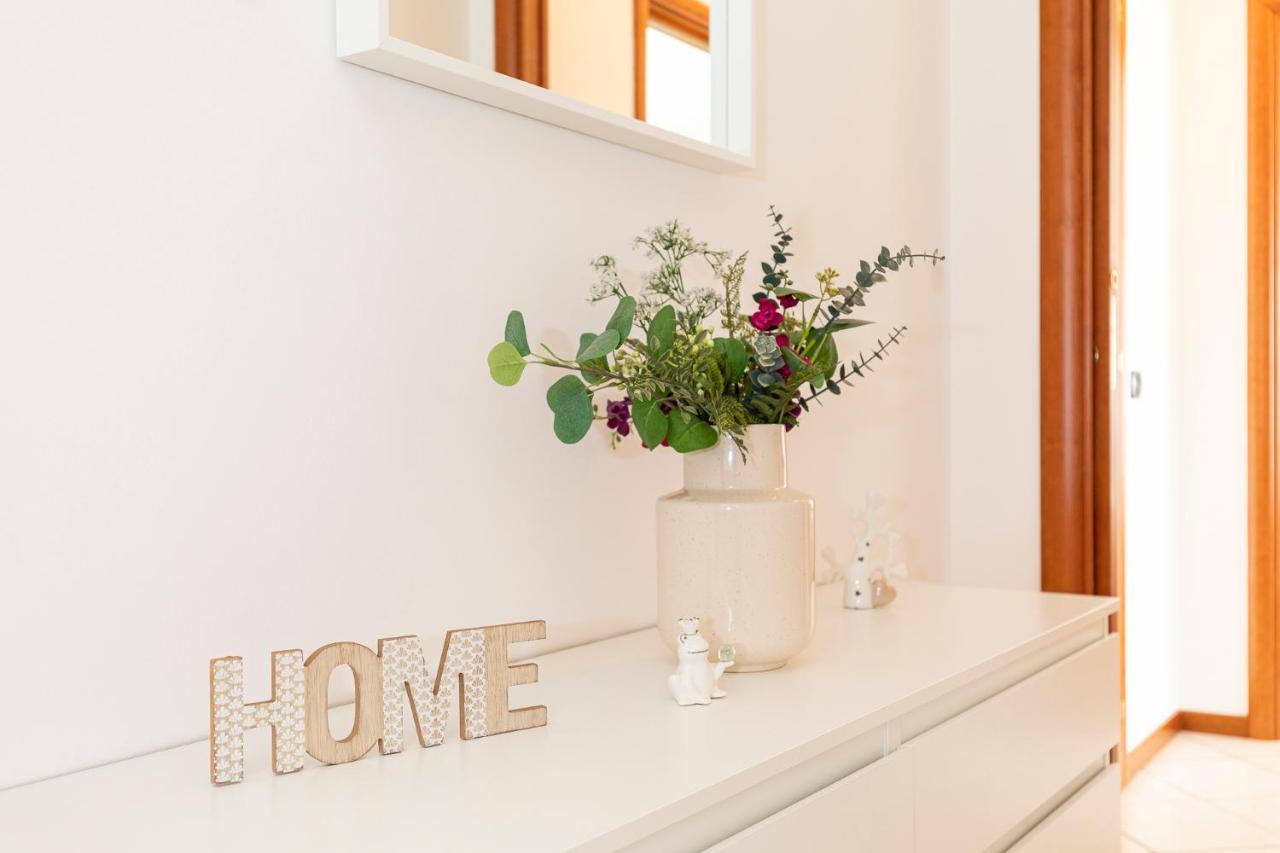 Casty Sweet Home - Parcheggio Privato Gratuito Мілан Екстер'єр фото