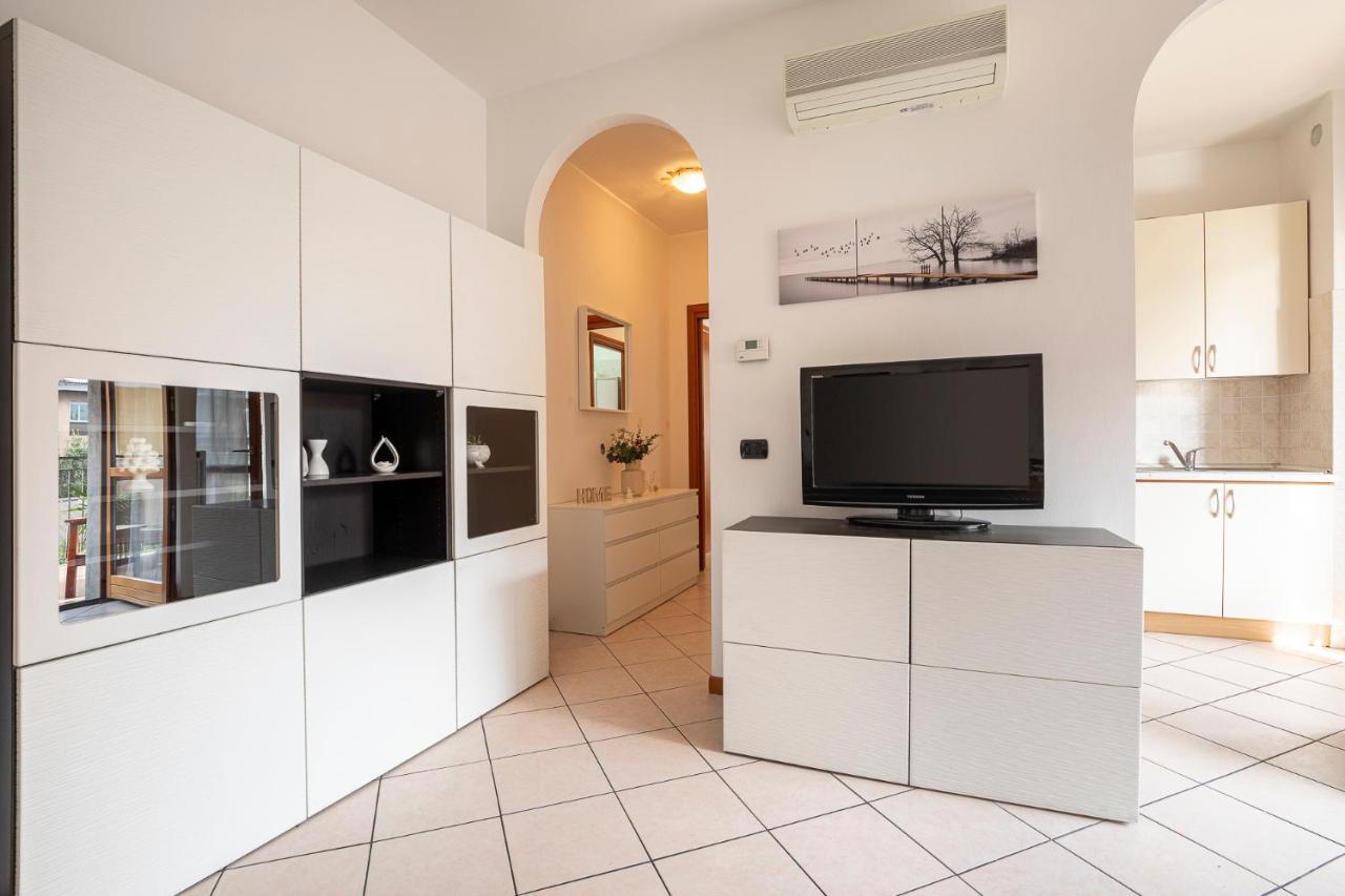 Casty Sweet Home - Parcheggio Privato Gratuito Мілан Екстер'єр фото